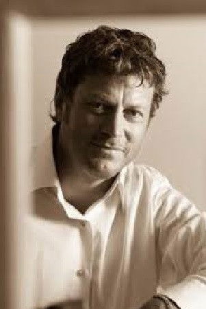 Normunds Laizāns backdrop