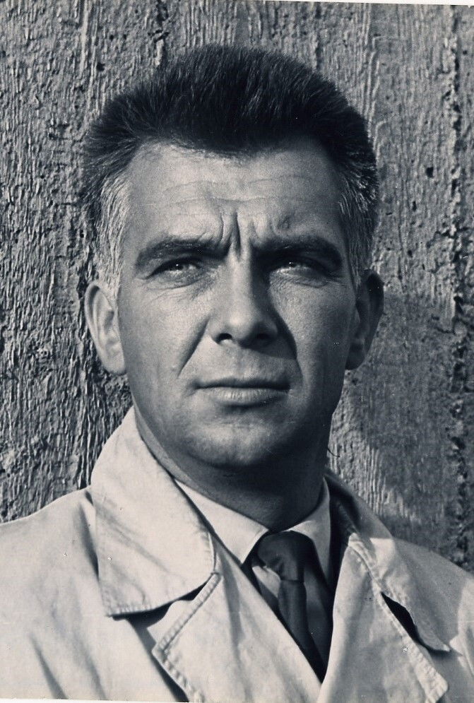 Eduards Pavuls backdrop