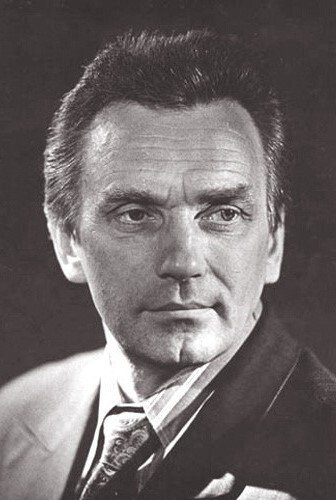 Gunārs Cilinskis backdrop