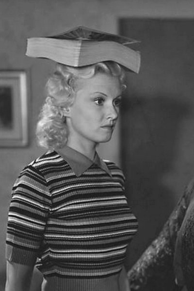 Gerda Neumann backdrop