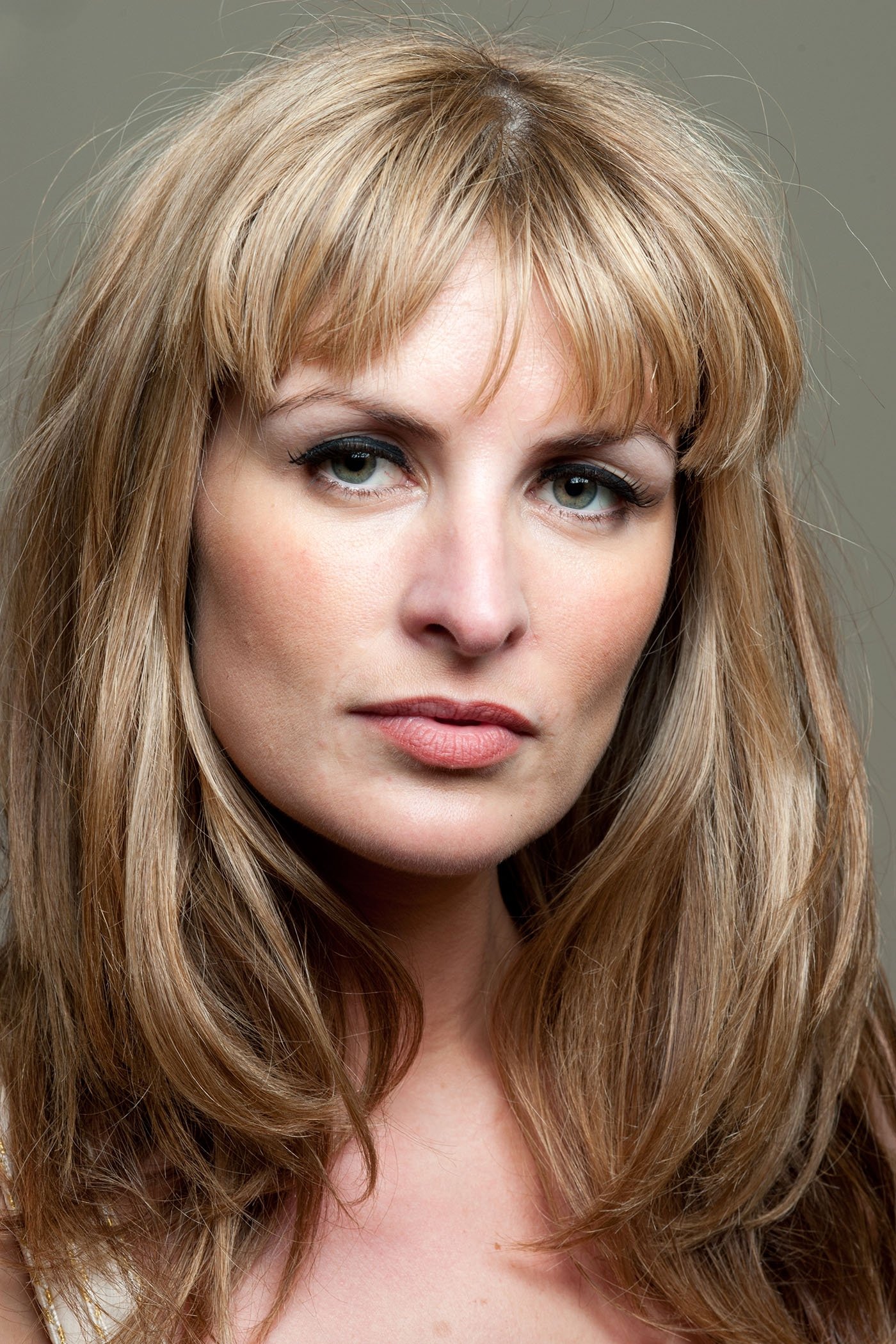 Lesley Harcourt backdrop