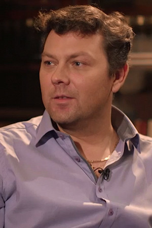 Mārcis Maņjakovs backdrop