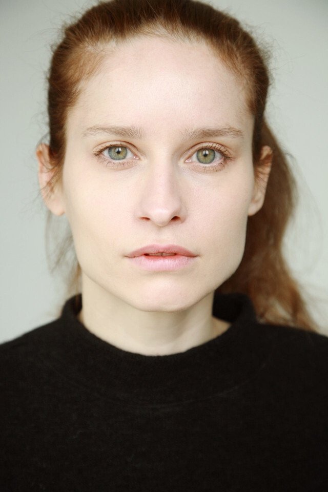 Lea Draeger backdrop