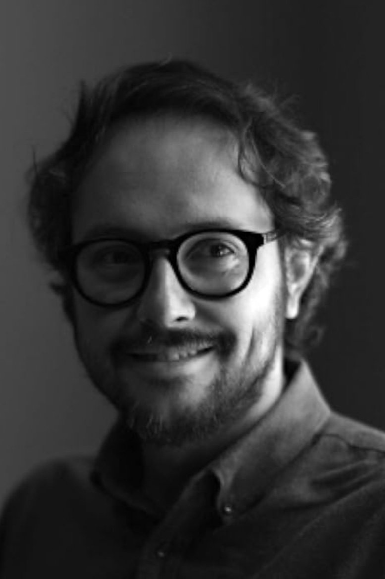 Gjerardo Gatika backdrop