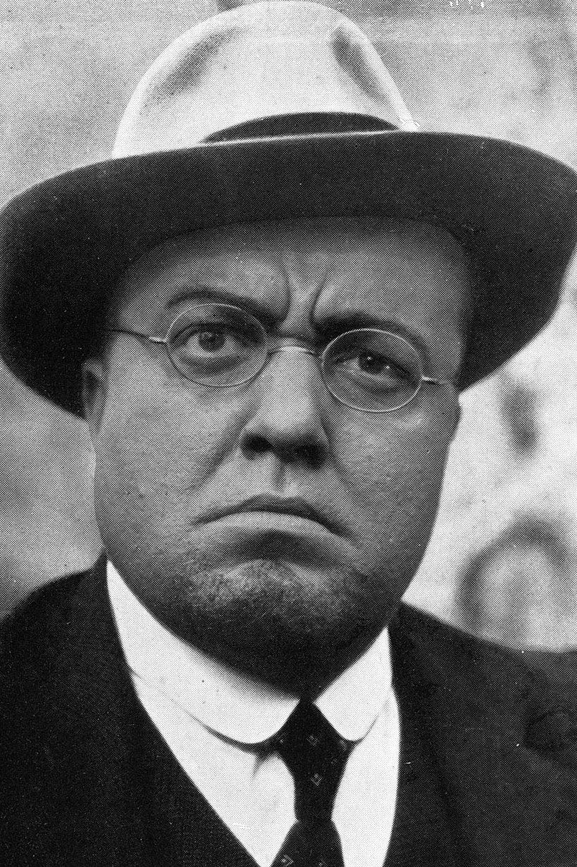 Vinicio Sofia backdrop