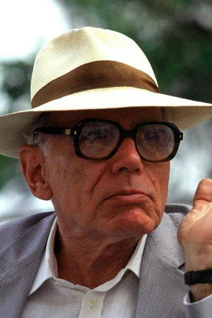 Luigi Comencini backdrop