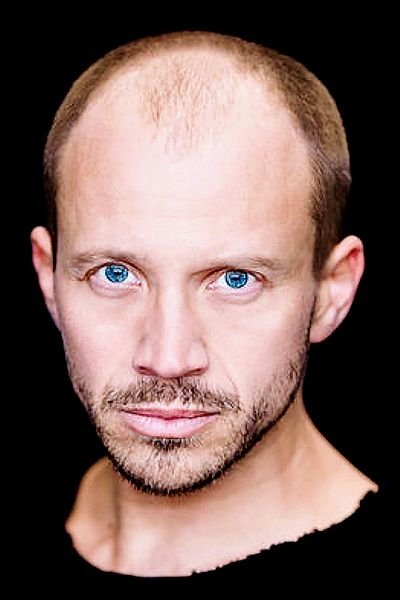 Max Florian Hoppe backdrop