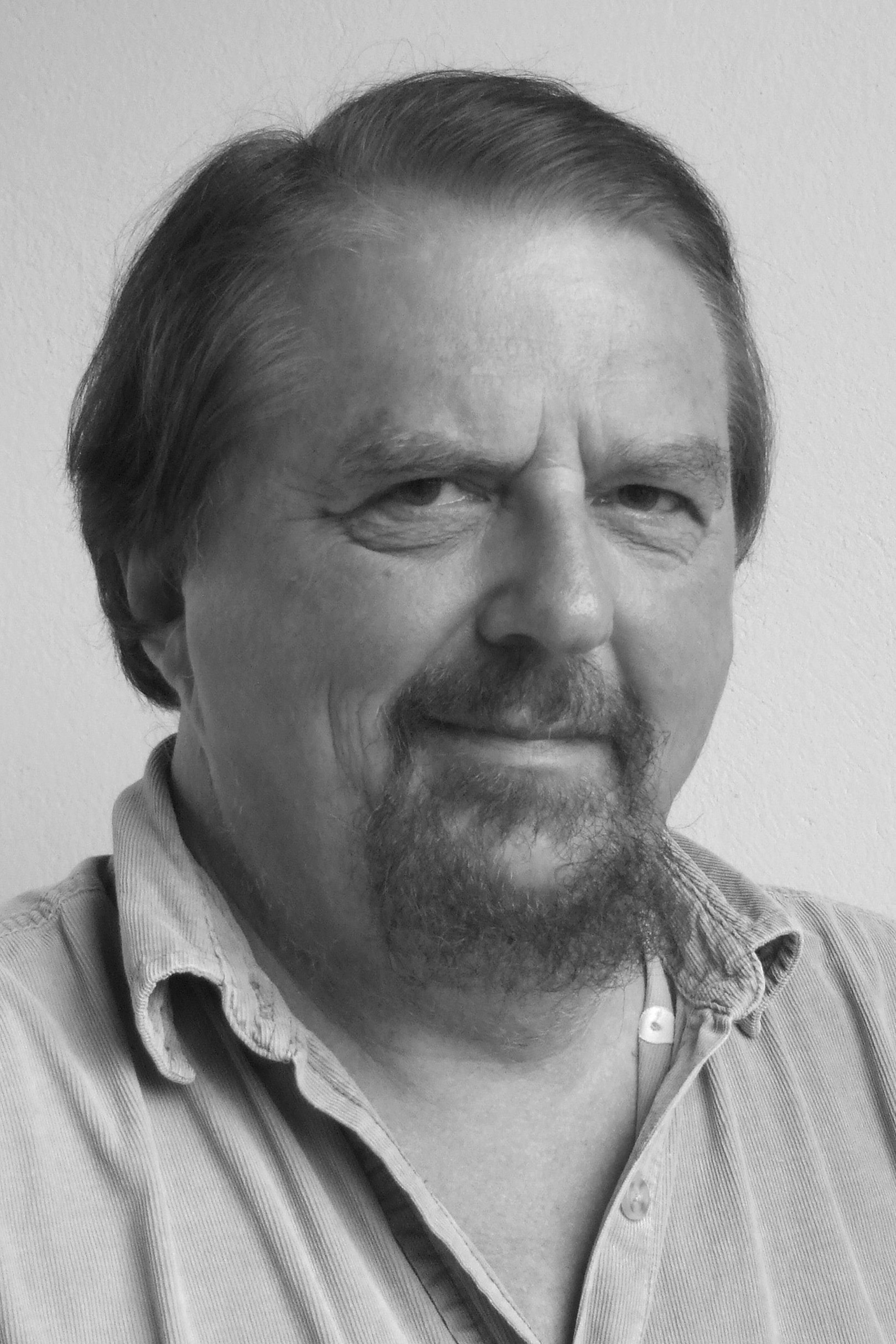 Gwynne Dyer backdrop