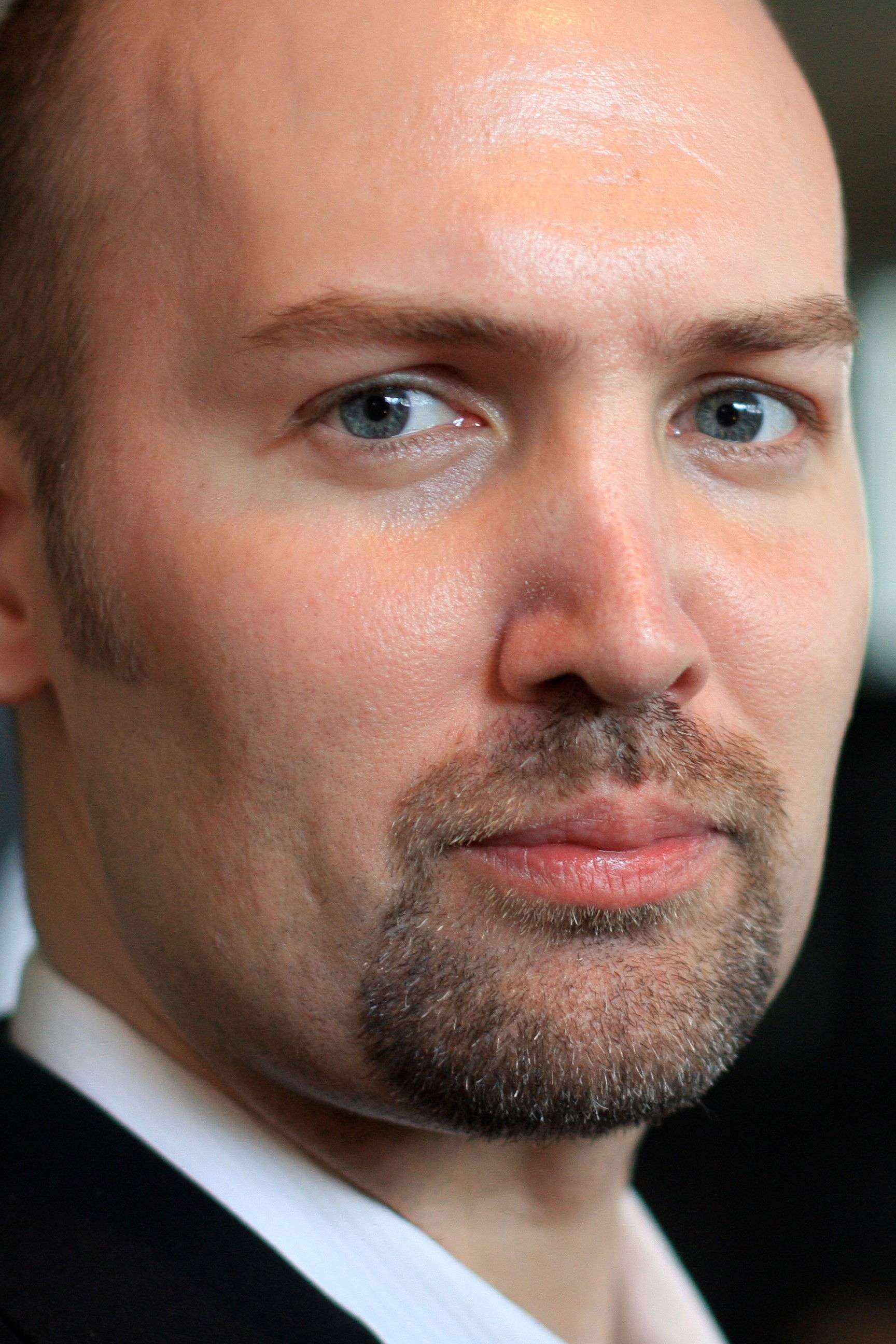 Aron Michael Thompson backdrop