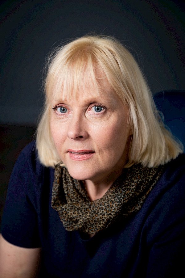 Annu Valonen backdrop