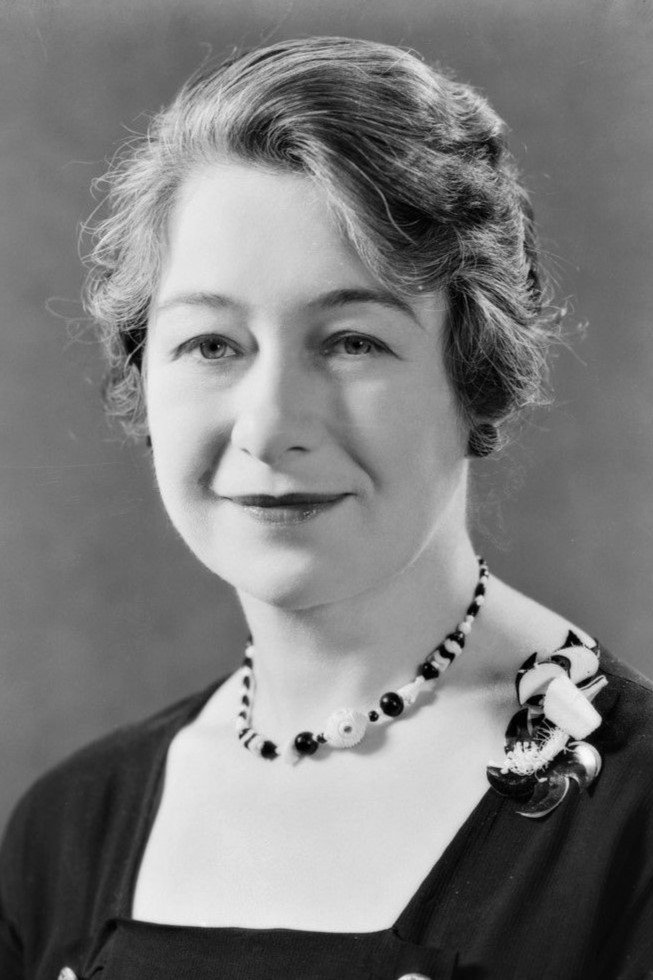 Isabel La Mal backdrop