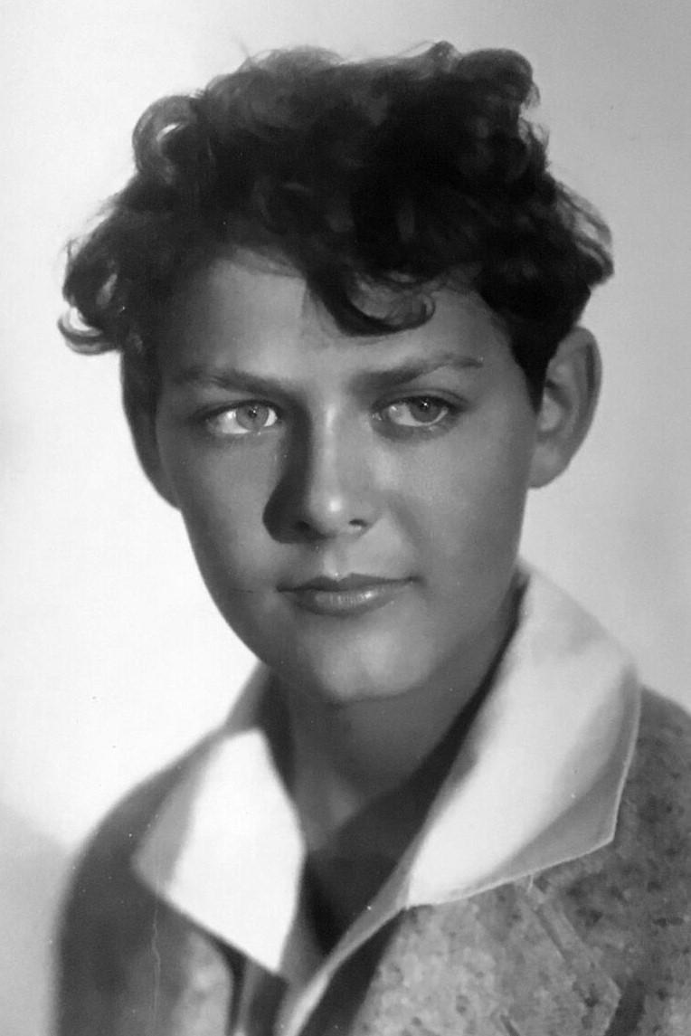 Philippe De Lacy backdrop