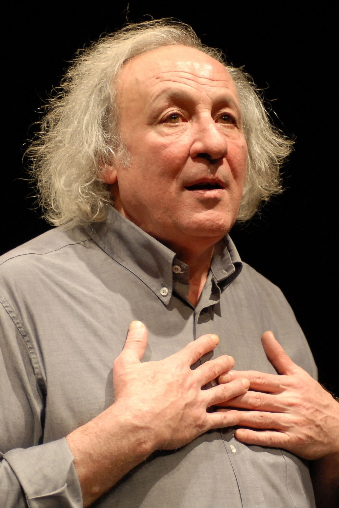 Péter Vallai backdrop