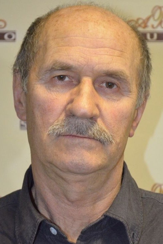 Nikolay Oleynik backdrop