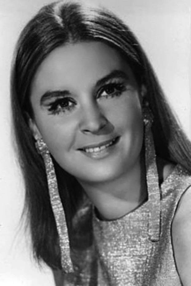 Elsa Daniel backdrop