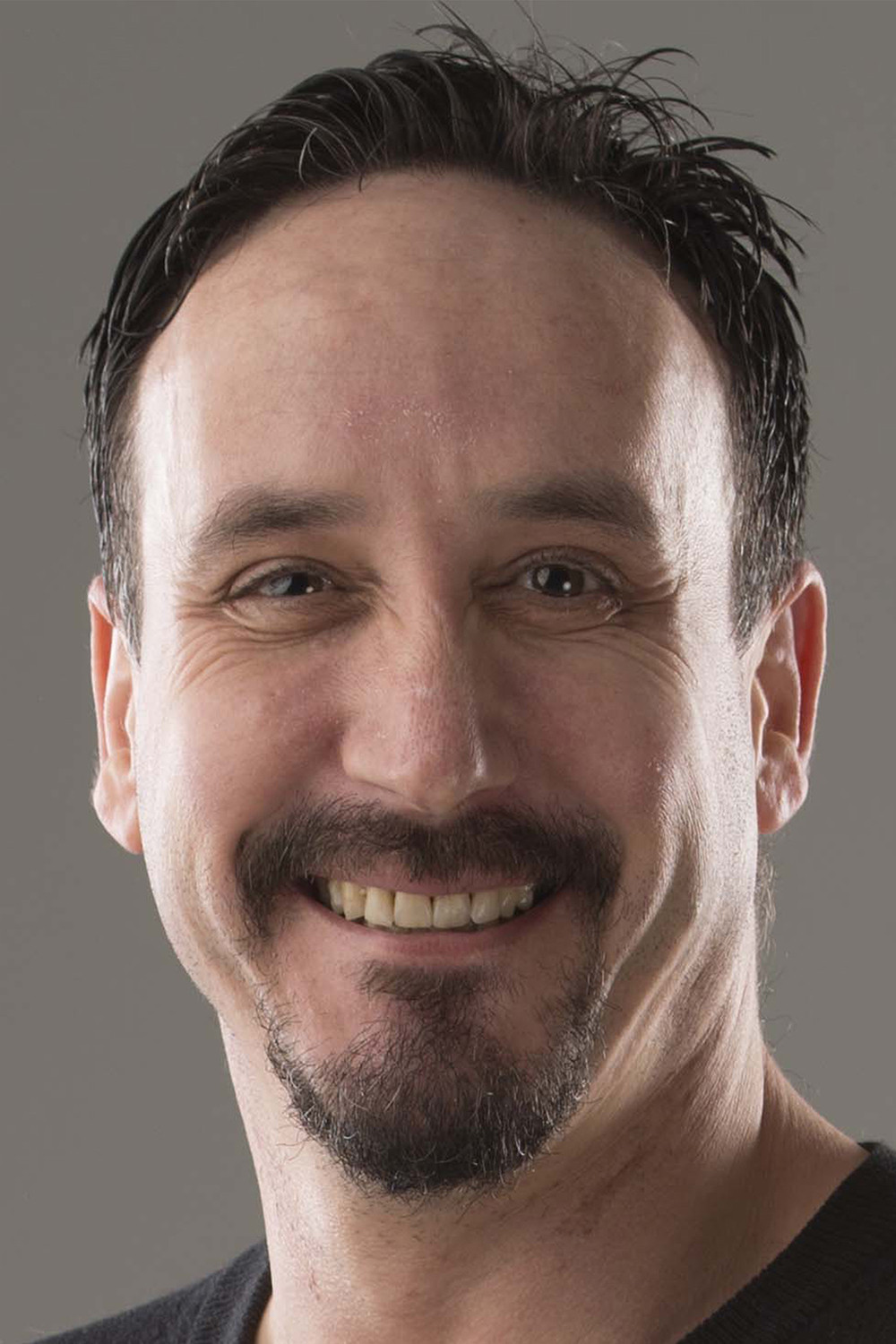 Néjib Belkadhi backdrop