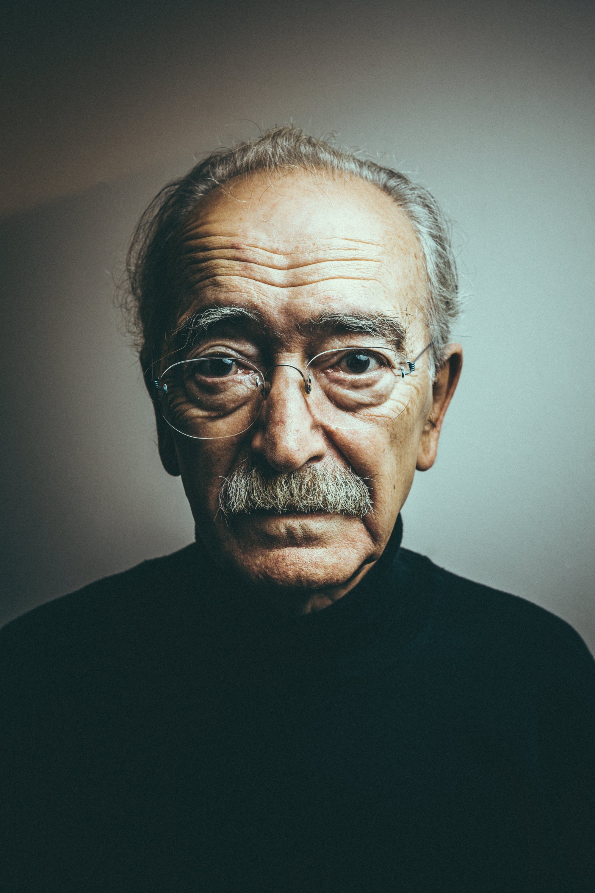 José Mário Branco backdrop