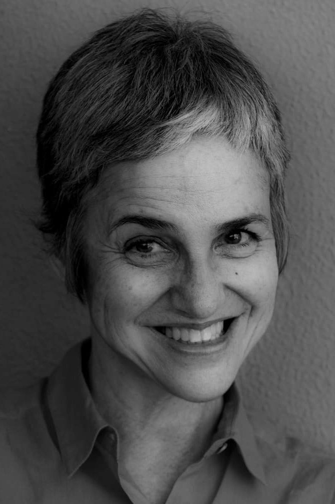 Alice de Andrade backdrop