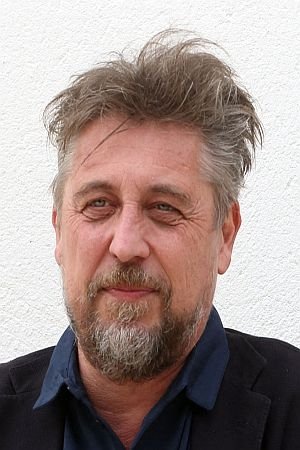 Jvès Inant backdrop