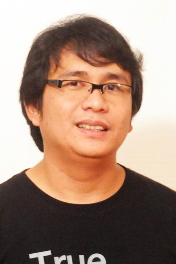 Mes de Guzman backdrop