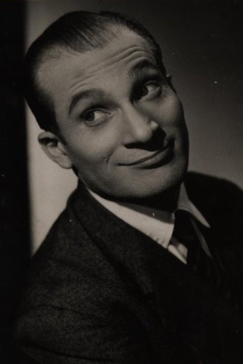 Alfredo Rizzo: Alfredu Rizo backdrop