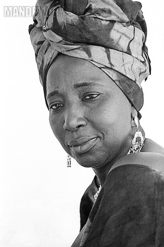 Isseu Niang backdrop