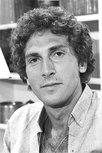 Reinaldo Gonzaga backdrop