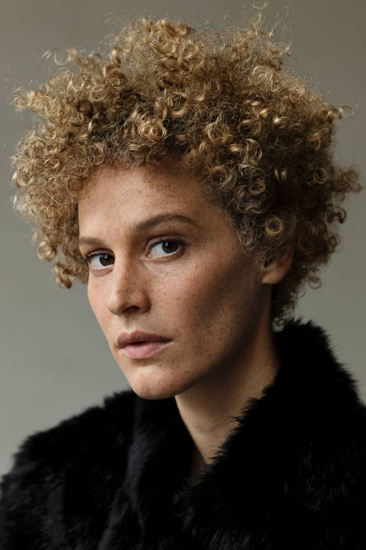 Karen Dahmen backdrop