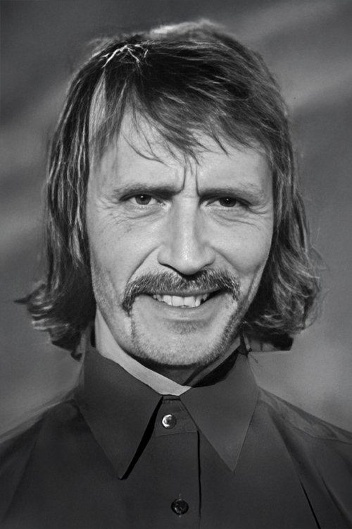 Süheyl Eğriboz backdrop