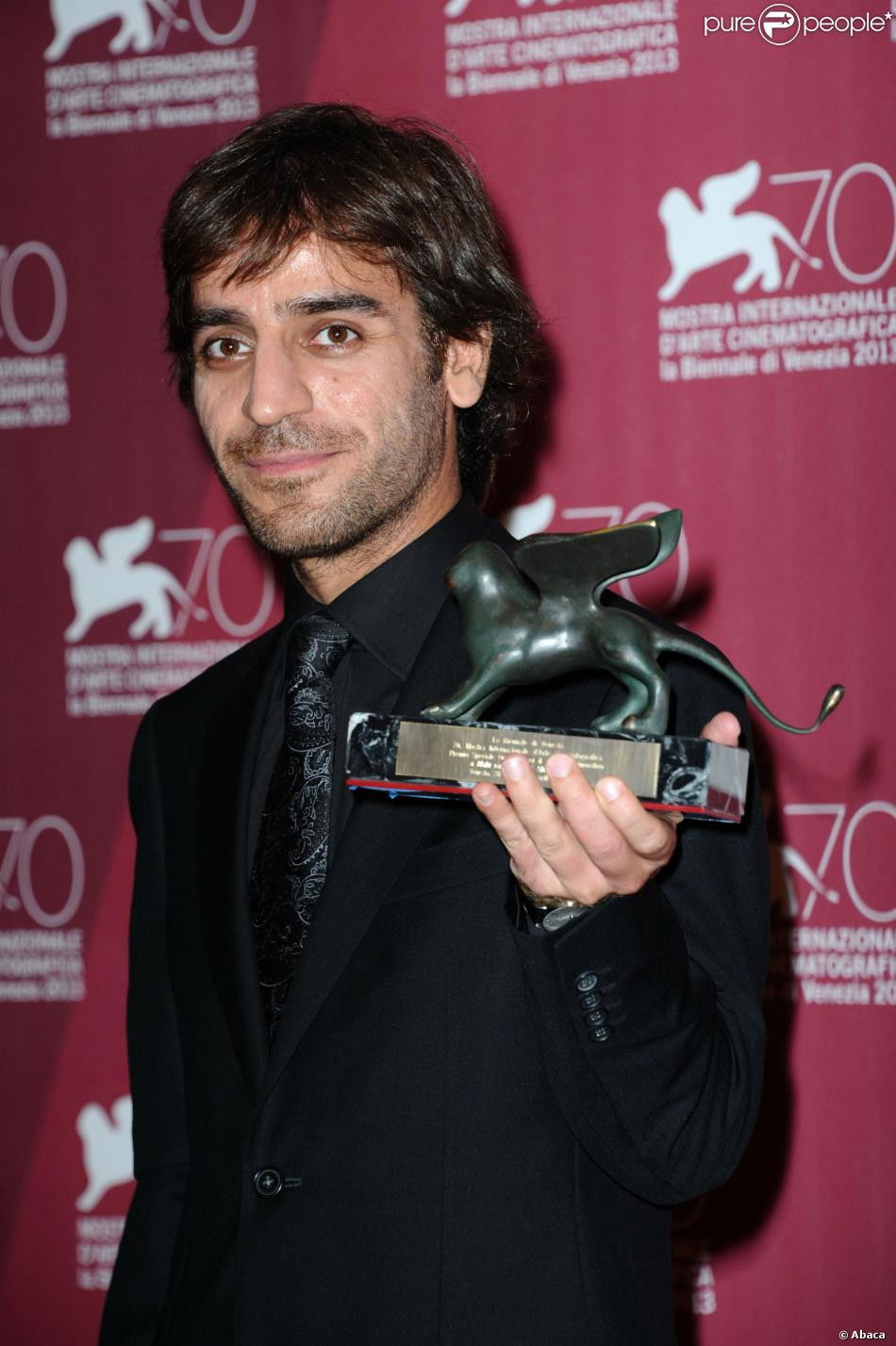 Shahram Mokri backdrop