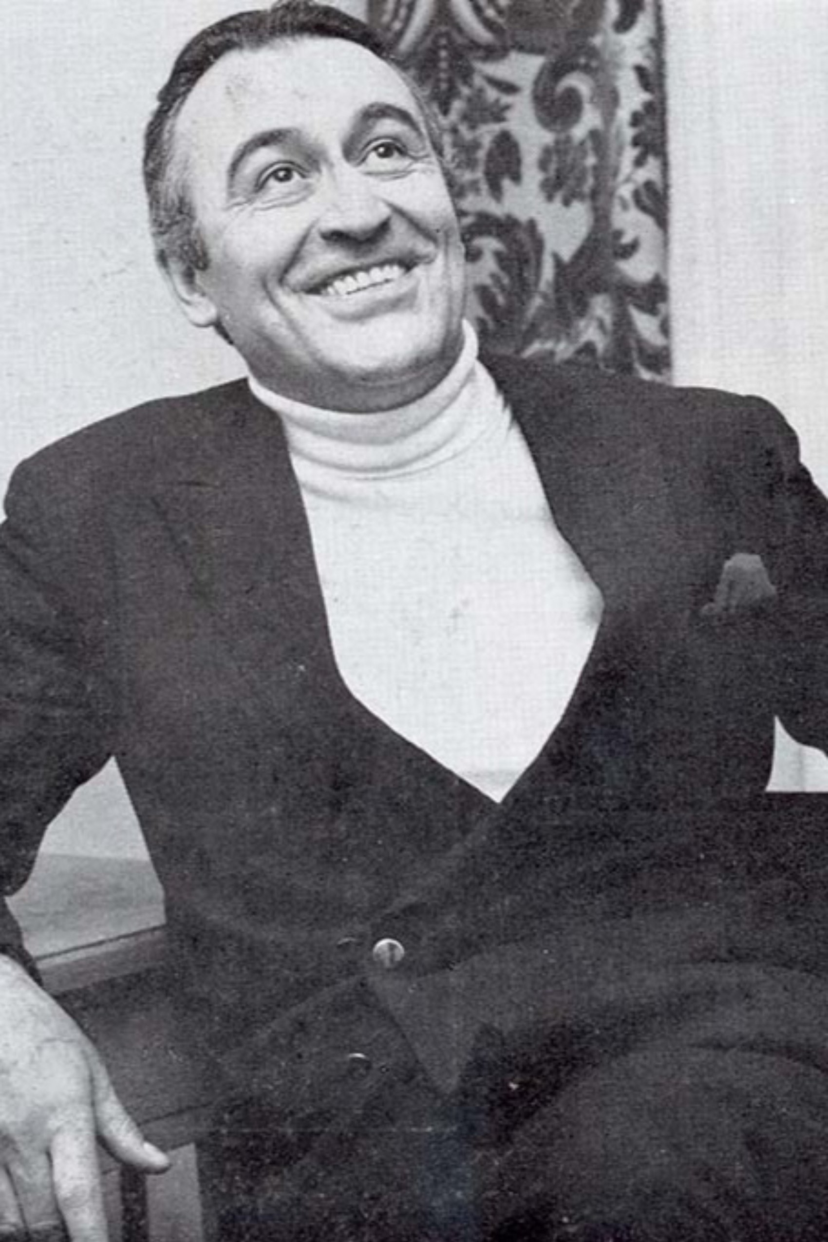 Paolo Montarsolo backdrop