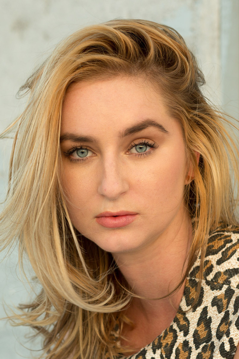 Cassandra Starr backdrop