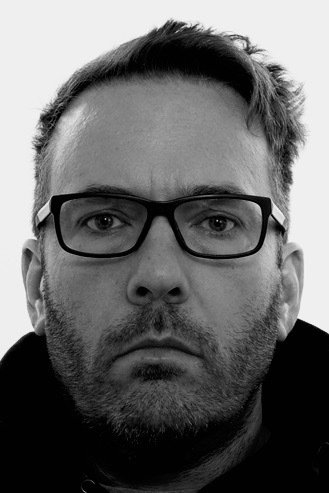 Simon Allen backdrop