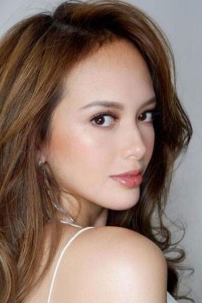 Ellen Adarna backdrop