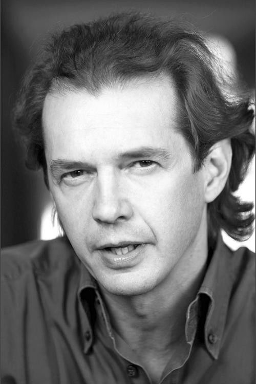 Giovanni Crippa backdrop