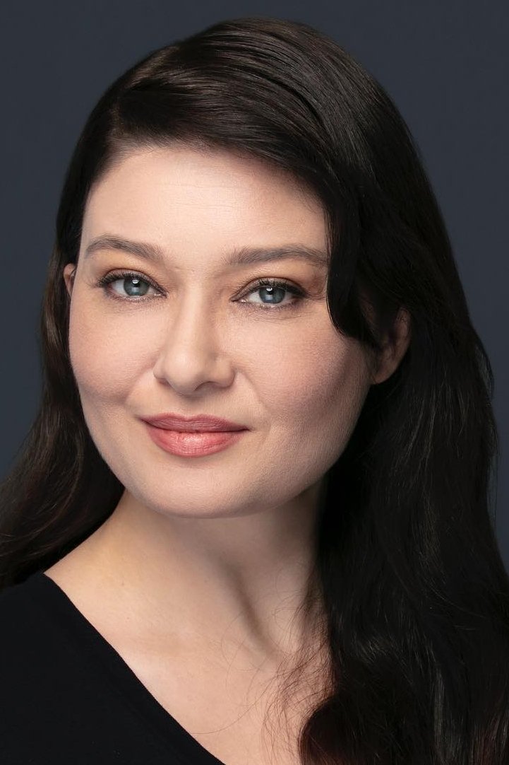 Nurgül Yeşilçay backdrop