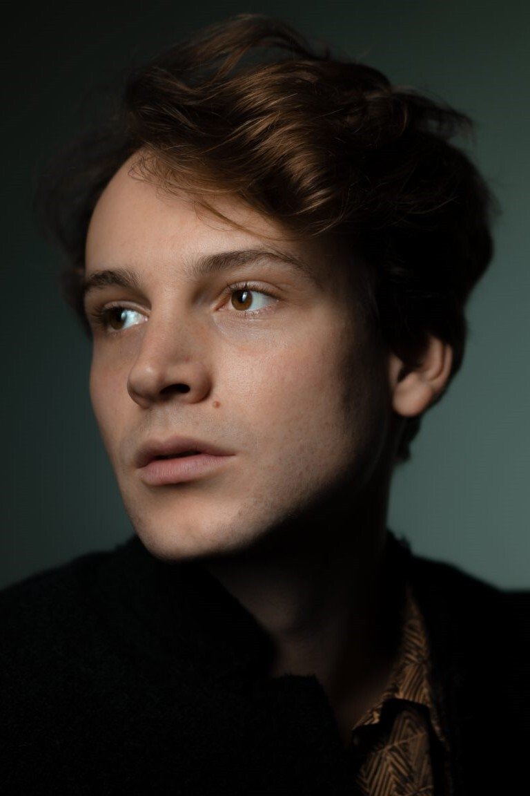 Leonard Scheicher backdrop