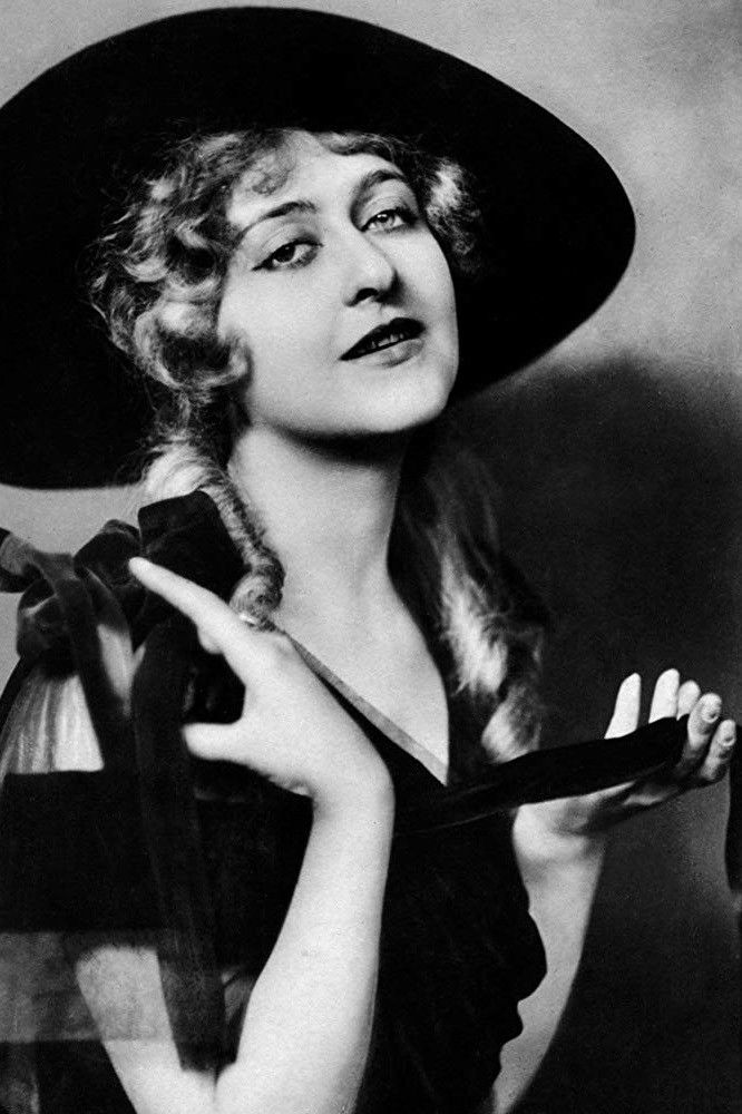 Alice Hechy backdrop