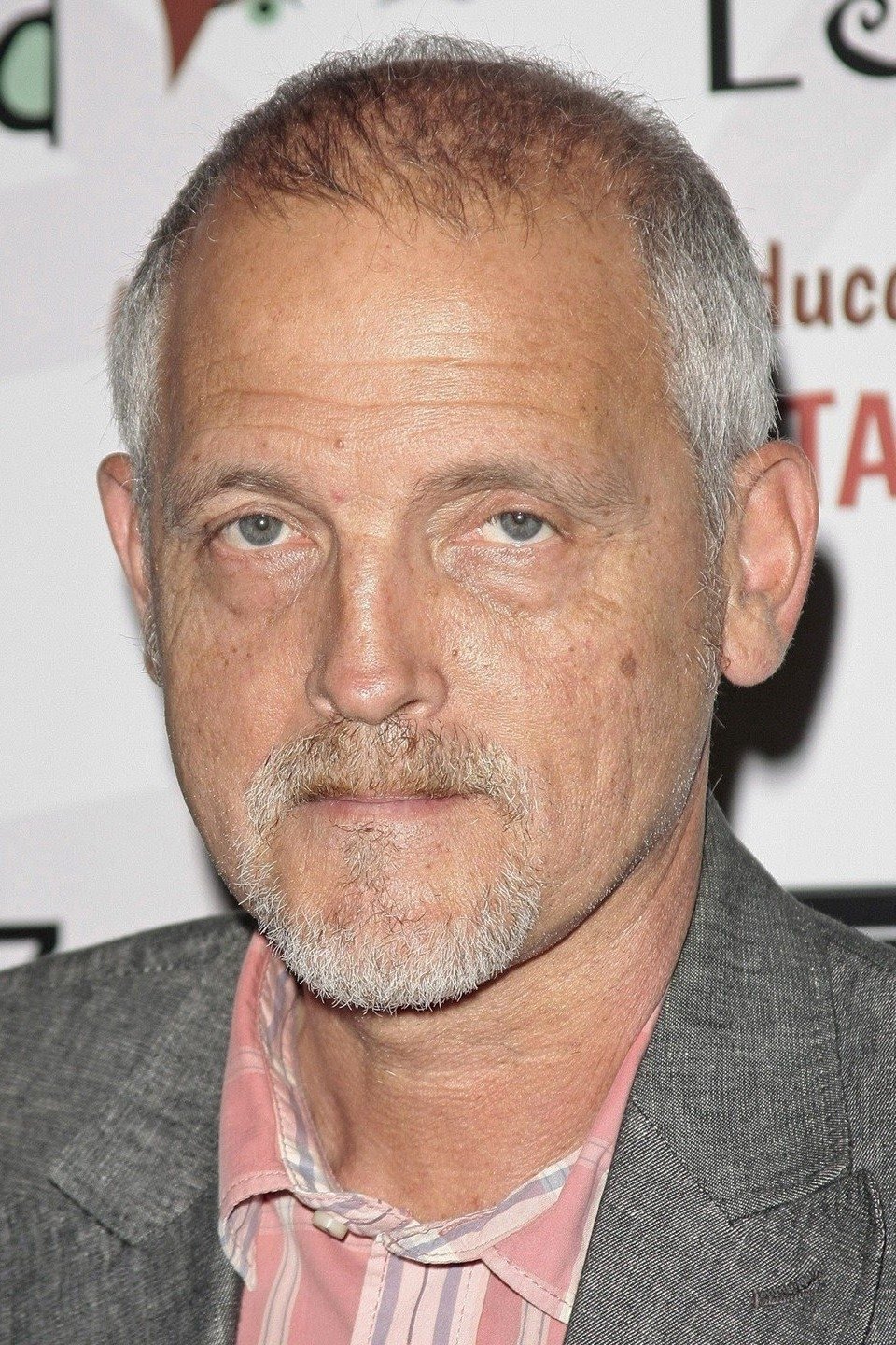 Jordi Rebellón backdrop