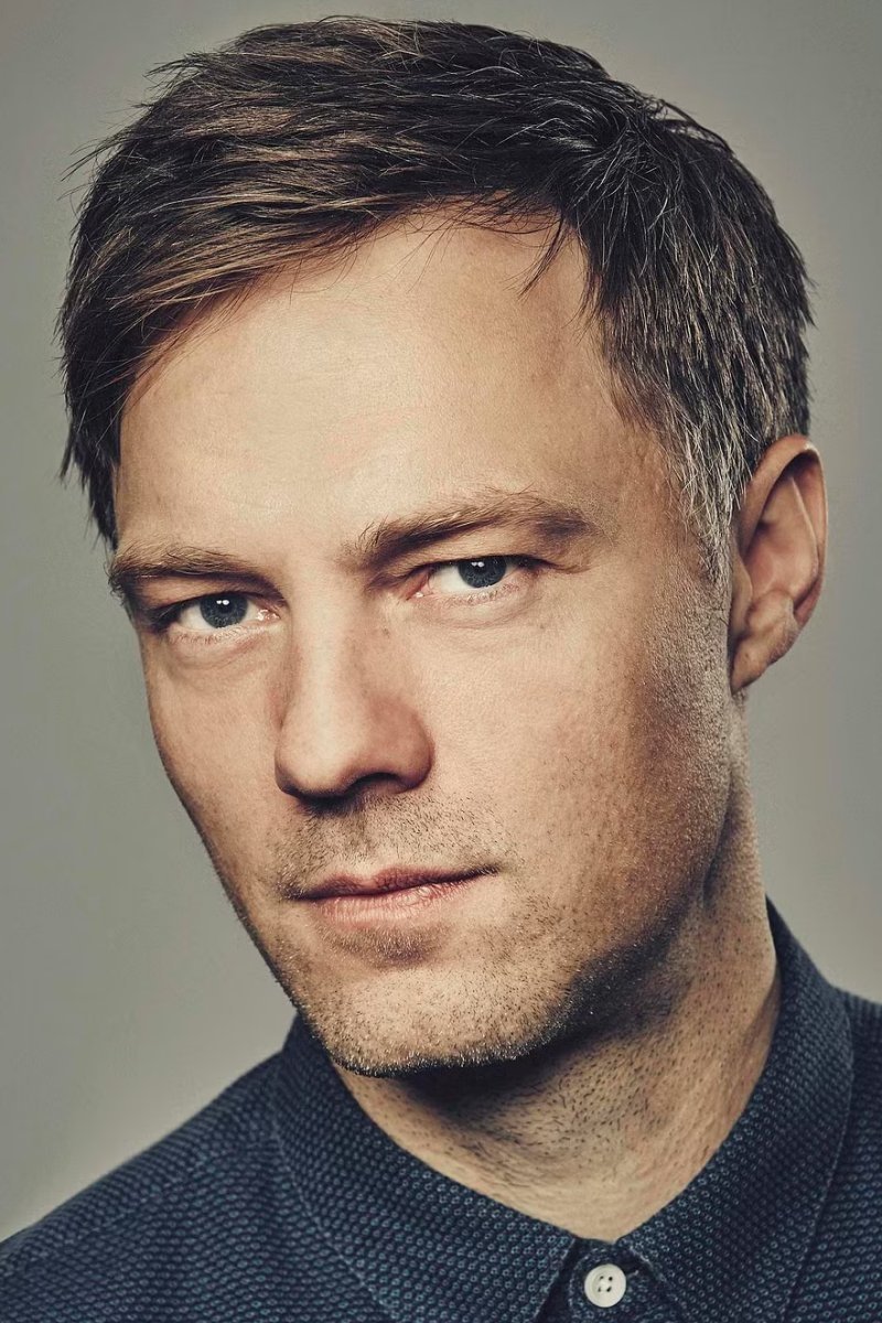 Nicolei Faber backdrop