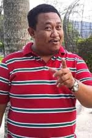 Rahim Sepahtu backdrop