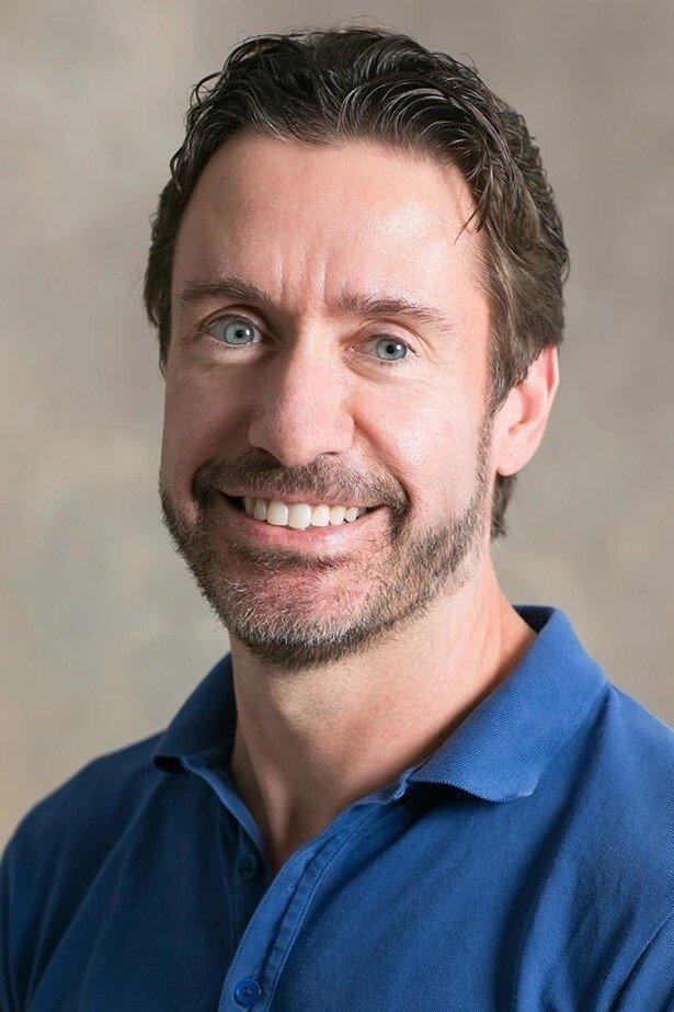 Ted Adams → Tet Adëms backdrop