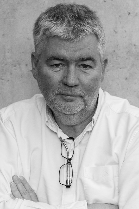 Tamás Lajos backdrop