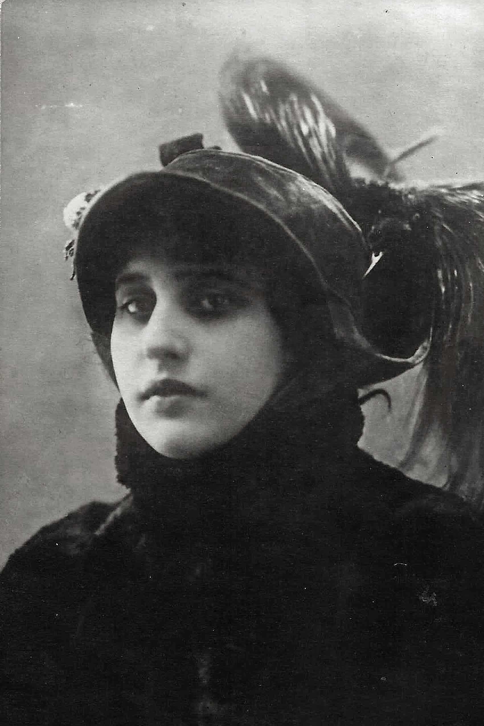 Vera Kholodnaya backdrop