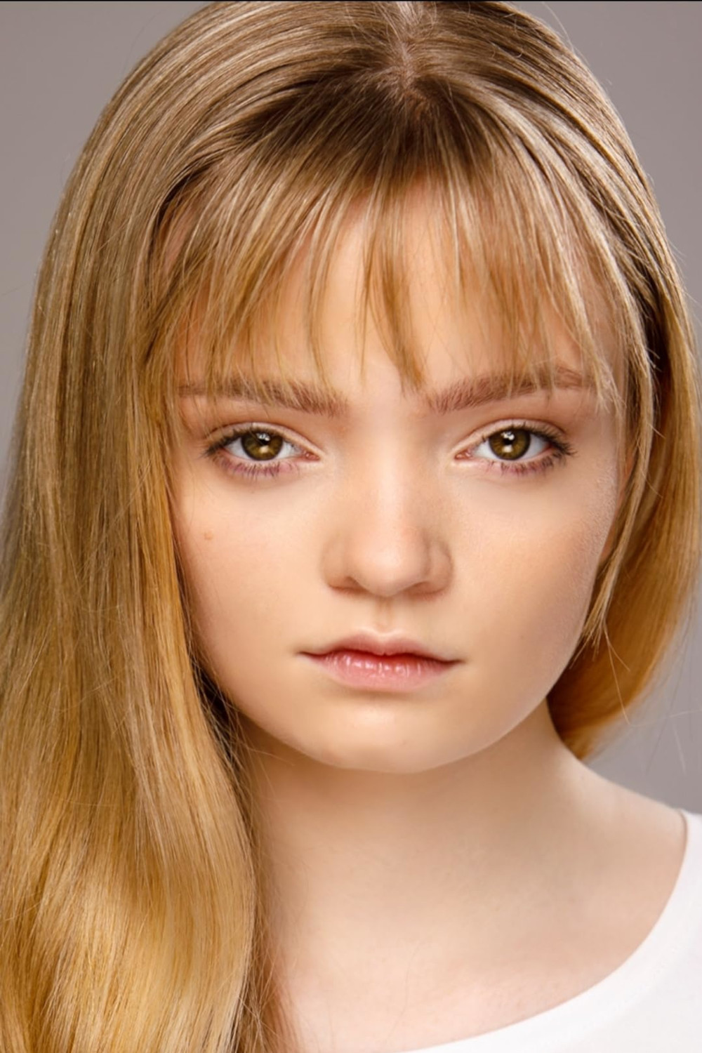 Natalie Grace backdrop