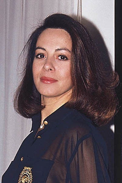 Efi Pikoula backdrop