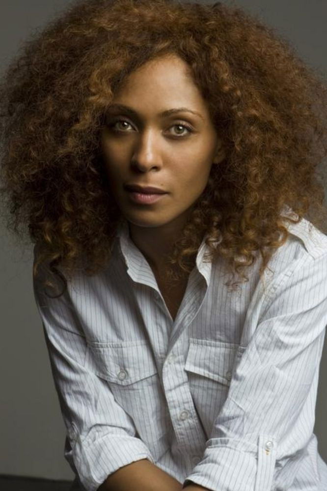 Taryn Maxximillian Dafoe backdrop