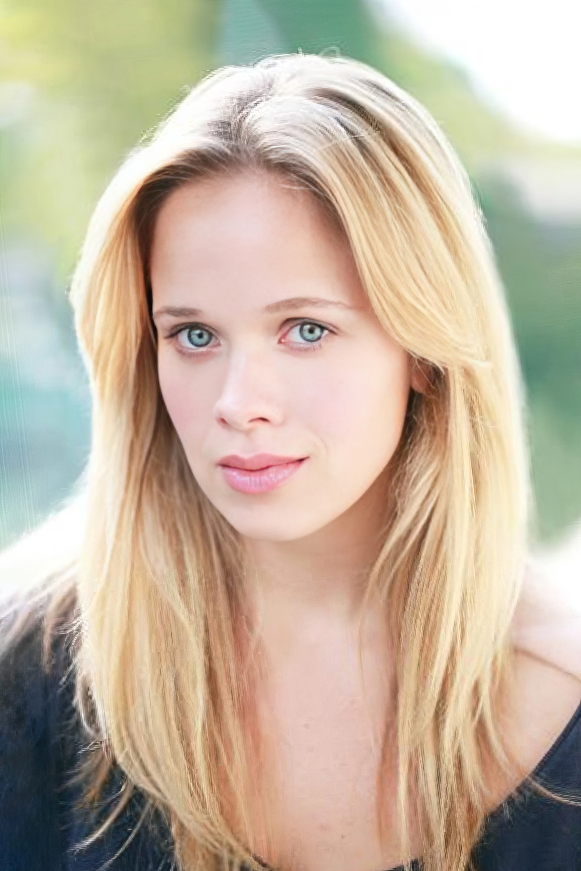 Ellie Beaven backdrop