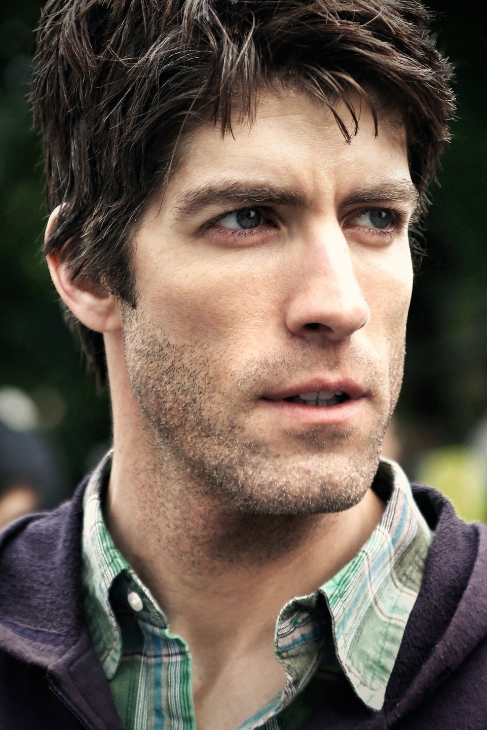 Brad Raider backdrop