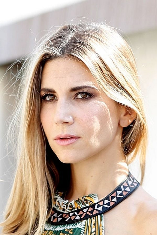 Nicoletta Romanoff backdrop